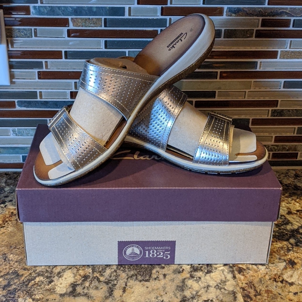 Clarks women's size 12 M